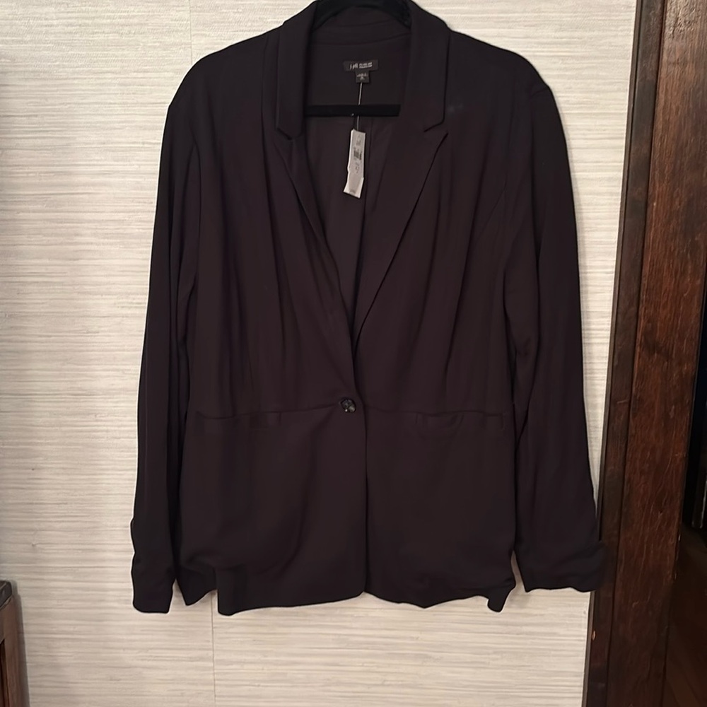 JJill XLT Wearever one button black knit blazer with seaming